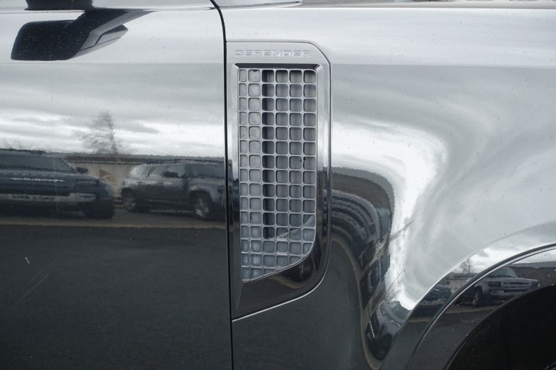 Used Land Rover Defender 2022 for sale - 77690970: Photo 20