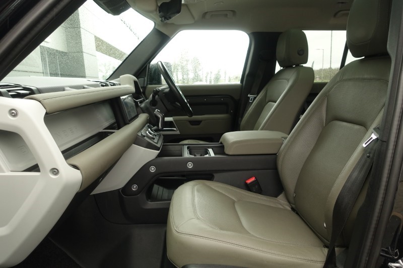 Used Land Rover Defender 2022 for sale - 77690970: Photo 3