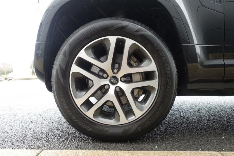 Used Land Rover Defender 2022 for sale - 77690970: Photo 31