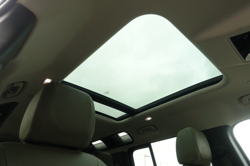 Used Land Rover Defender 2022 for sale - 77690970: Photo 50