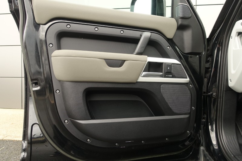 Used Land Rover Defender 2022 for sale - 77690970: Photo 63