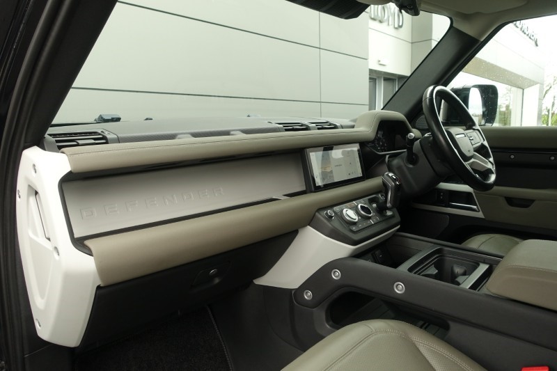 Used Land Rover Defender 2022 for sale - 77690970: Photo 64