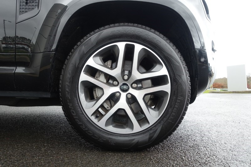 Used Land Rover Defender 2022 for sale - 77690970: Photo 8