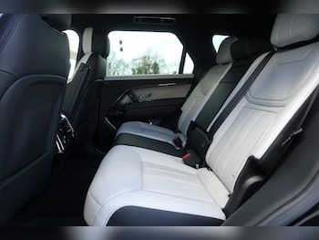 Used Land Rover Range Rover Sport 2024 for sale - 78064080: Photo