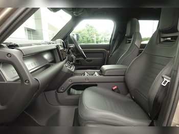 Used Land Rover Defender 2026 for sale - 77965405: Photo