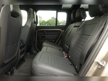 Used Land Rover Defender 2026 for sale - 77965405: Photo