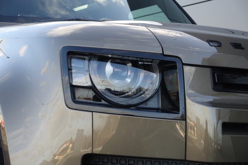 Used Land Rover Defender 2023 for sale - 77888386: Photo 17