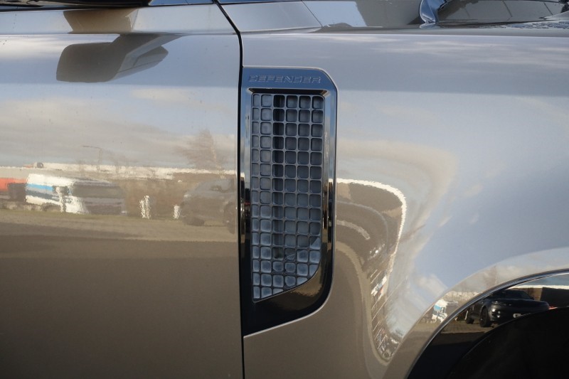 Used Land Rover Defender 2023 for sale - 77888386: Photo 20