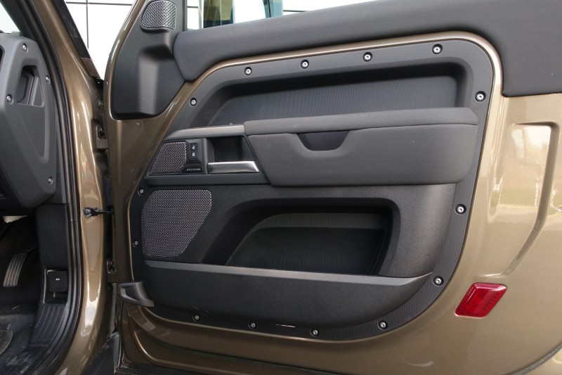 Used Land Rover Defender 2023 for sale - 77888386: Photo 53