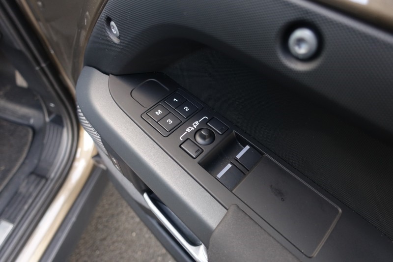 Used Land Rover Defender 2023 for sale - 77888386: Photo 55