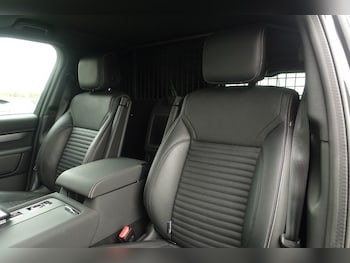 Used Land Rover Discovery 2023 for sale - 78604760: Photo