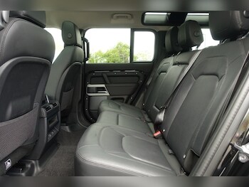 Used Land Rover Defender 2024 for sale - 78542654: Photo