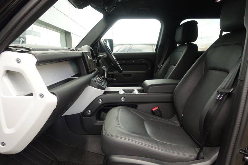 Used Land Rover Defender 2025 for sale - 78190446: Photo 4