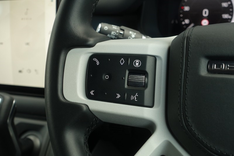 Used Land Rover Defender 2025 for sale - 78190446: Photo 40