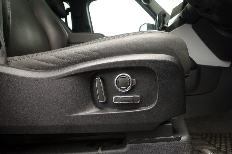 Used Land Rover Defender 2025 for sale - 78190446: Photo 53