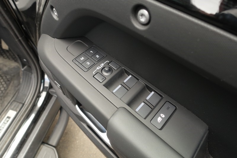 Used Land Rover Defender 2025 for sale - 78190446: Photo 56