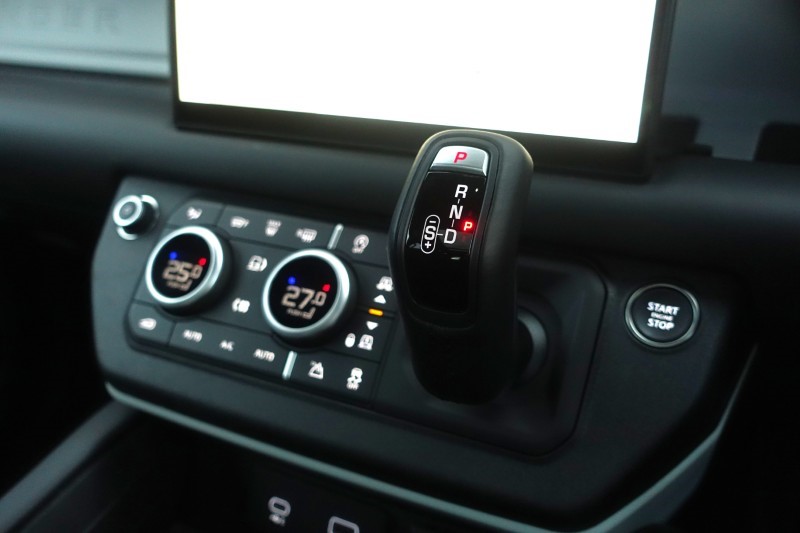 Used Land Rover Defender 2024 for sale - 76982214: Photo 13