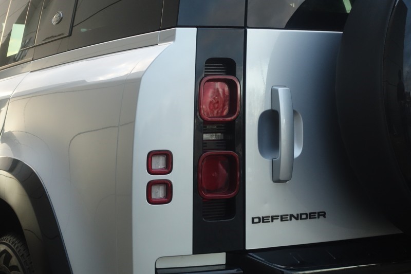 Used Land Rover Defender 2024 for sale - 76982214: Photo 19