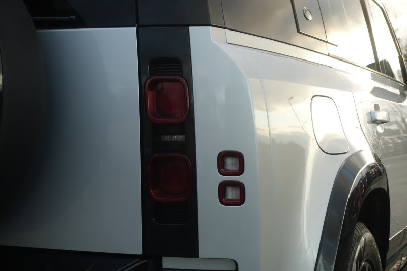 Used Land Rover Defender 2024 for sale - 76982214: Photo 27