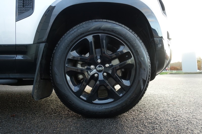 Used Land Rover Defender 2024 for sale - 76982214: Photo 8