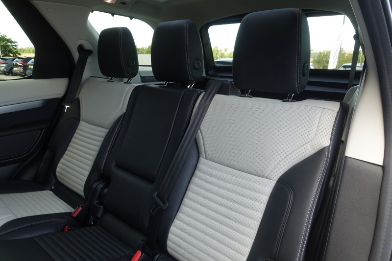 Used Land Rover Discovery 2025 for sale - 77001363: Photo 62