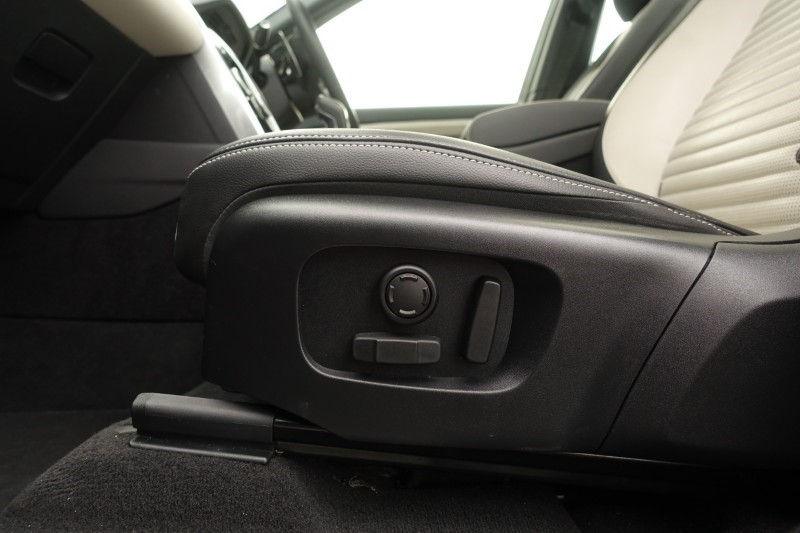 Used Land Rover Discovery Sport 2022 for sale - 77258395: Photo 53