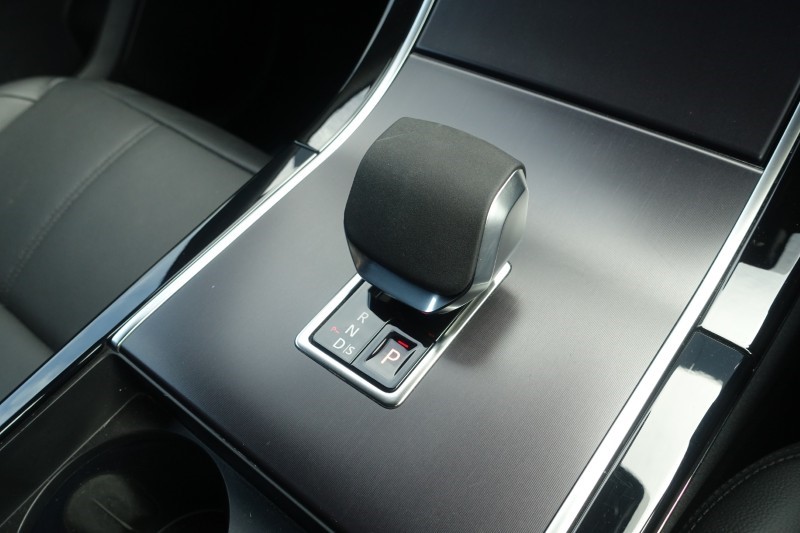 Used Land Rover Range Rover Velar 2025 for sale - 77950806: Photo 13