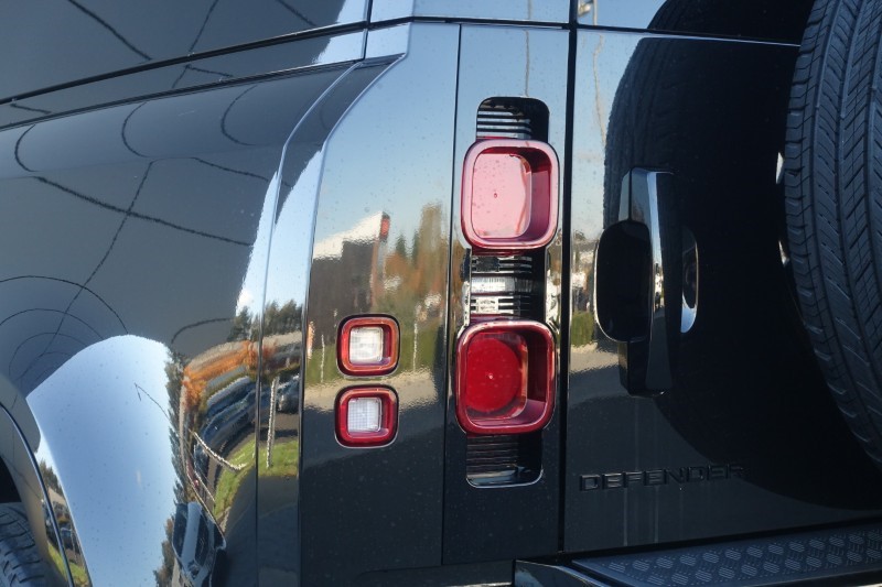 Used Land Rover Defender 2024 for sale - 76981047: Photo 18