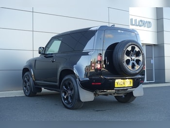 Used Land Rover Defender 2024 for sale - 76981047: Photo