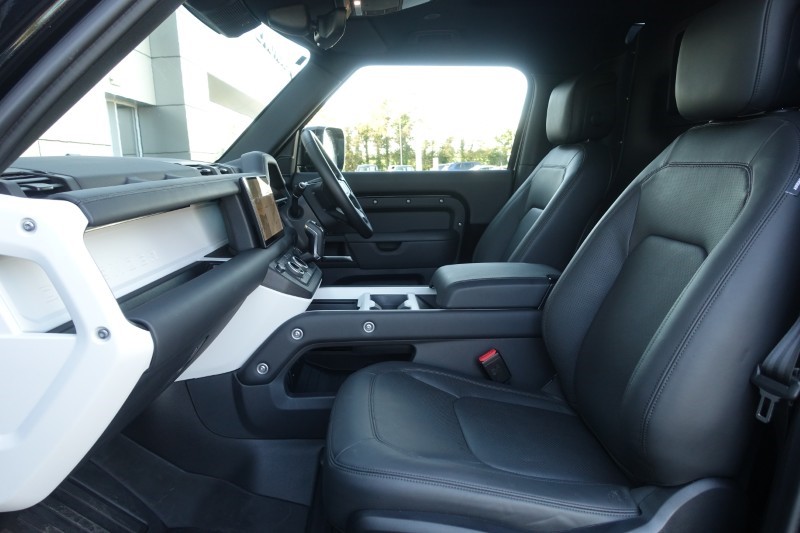 Used Land Rover Defender 2024 for sale - 76981047: Photo 3