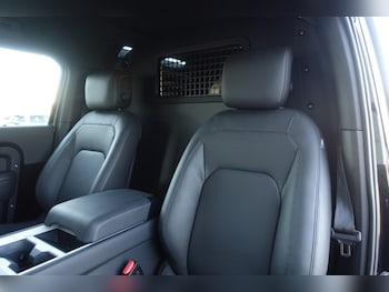 Used Land Rover Defender 2024 for sale - 76981047: Photo