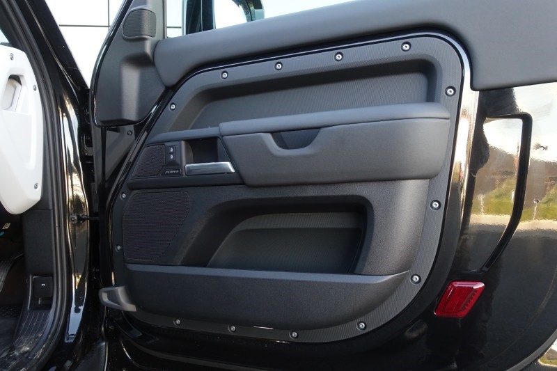 Used Land Rover Defender 2024 for sale - 76981047: Photo 51