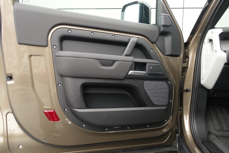 Used Land Rover Defender 2024 for sale - 77541518: Photo 35