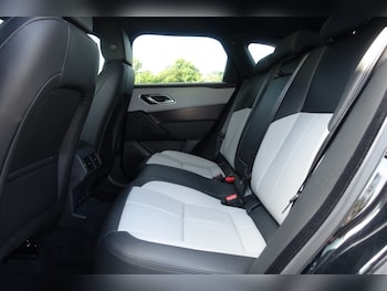 Used Land Rover Range Rover Velar 2026 for sale - 79283031: Photo