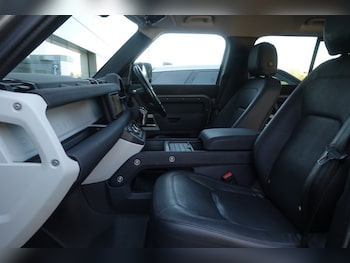Used Land Rover Defender 2022 for sale - 78433700: Photo