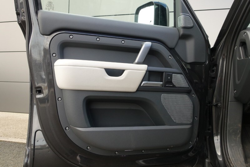 Used Land Rover Defender 2023 for sale - 78067146: Photo 56