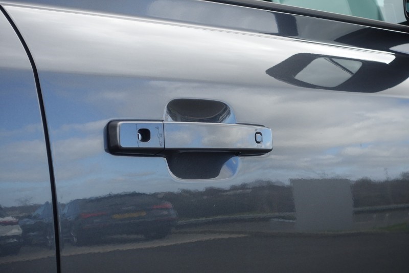 Used Land Rover Defender 2023 for sale - 78067146: Photo 65