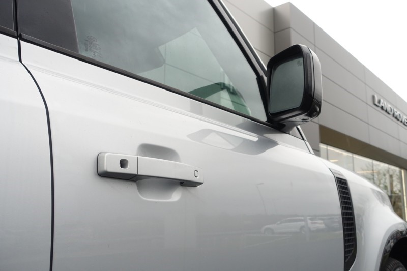 Used Land Rover Defender 2024 for sale - 77381092: Photo 22