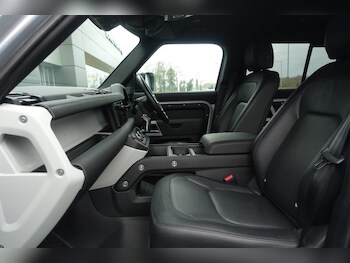 Used Land Rover Defender 2024 for sale - 77381092: Photo