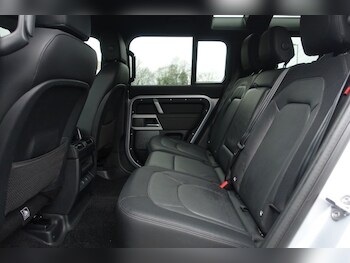 Used Land Rover Defender 2024 for sale - 77381092: Photo