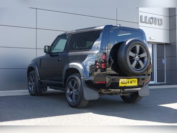 Used Land Rover Defender 2024 for sale - 78858031: Photo