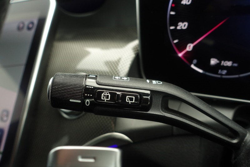 Used Mercedes-Benz GLC 2023 for sale - 76980937: Photo 32