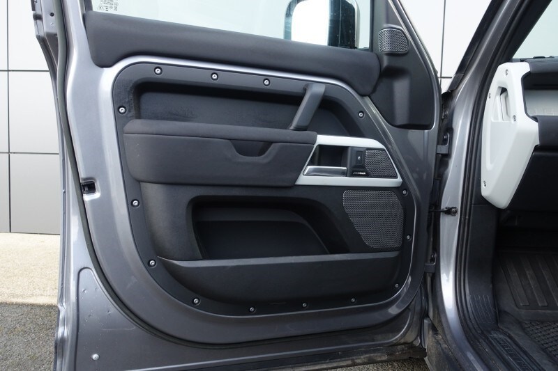 Used Land Rover Defender 2023 for sale - 77745958: Photo 41