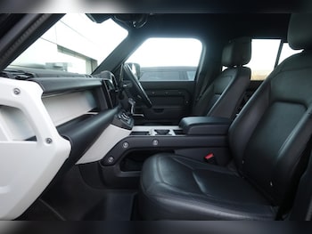 Used Land Rover Defender 2025 for sale - 77930995: Photo