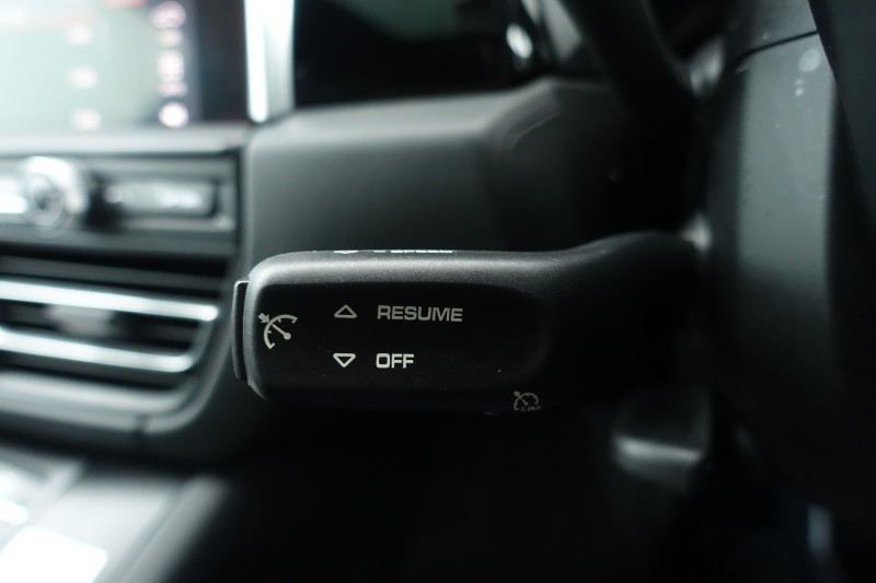 Used Porsche Macan 2020 for sale - 77461955: Photo 40