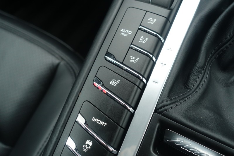 Used Porsche Macan 2020 for sale - 77461955: Photo 46