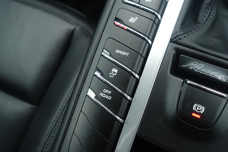 Used Porsche Macan 2020 for sale - 77461955: Photo 47