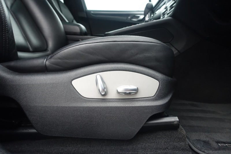 Used Porsche Macan 2020 for sale - 77461955: Photo 51