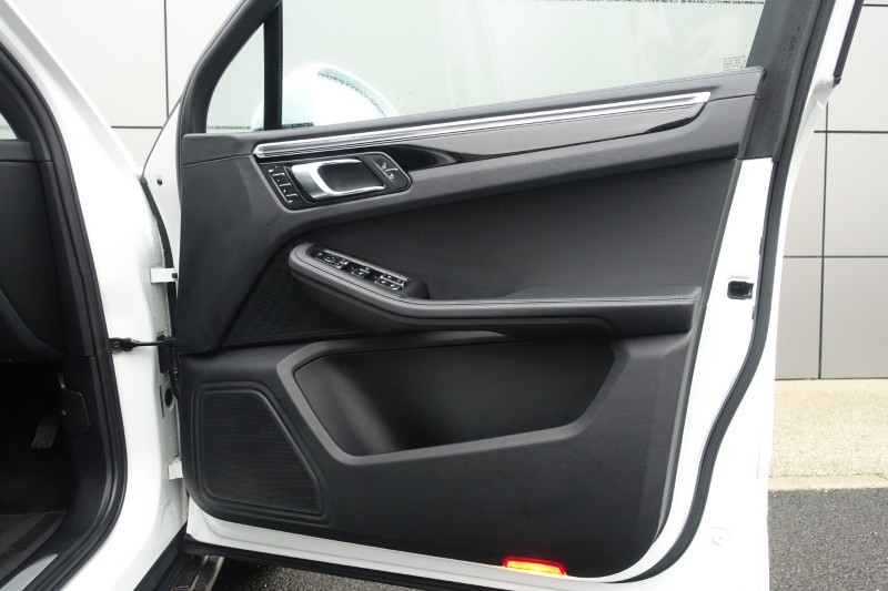 Used Porsche Macan 2020 for sale - 77461955: Photo 52