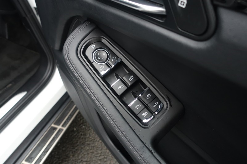 Used Porsche Macan 2020 for sale - 77461955: Photo 53